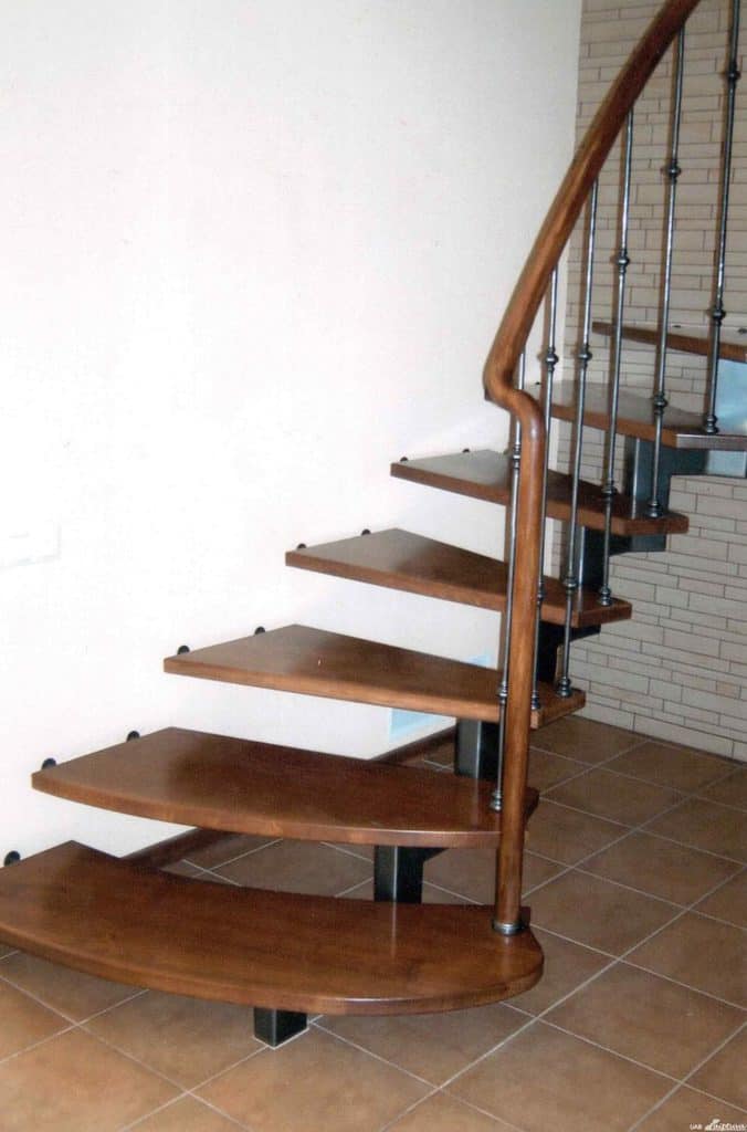 Metal construction staircase M15